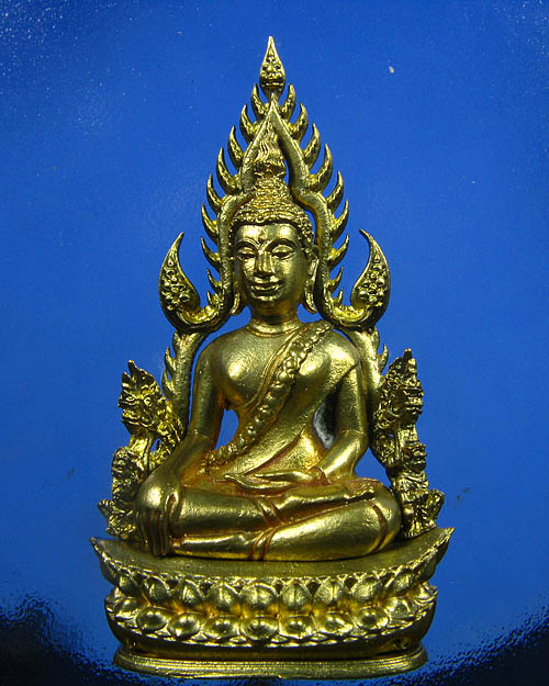 พระพุทธชินราช พิมพ์แต่งฉลุลอยองค์ เนื้อทองระฆัง รุ่น จอมราชันย์ หมายเลข 15511