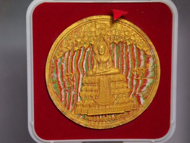 ***เคาะเดียวแดง***พระผงหลวงพ่อวัดไร่ขิง ขนาดจัมโบ้ พิธีมหาพุทธาภิเษก 3 วาระ (กล่องเดิม)