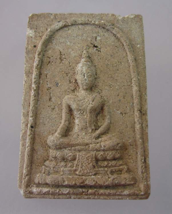 "เคาะเดียว" พระเนื้อผงพิมพ์พระพุทธไม่ทราบที่ครับ