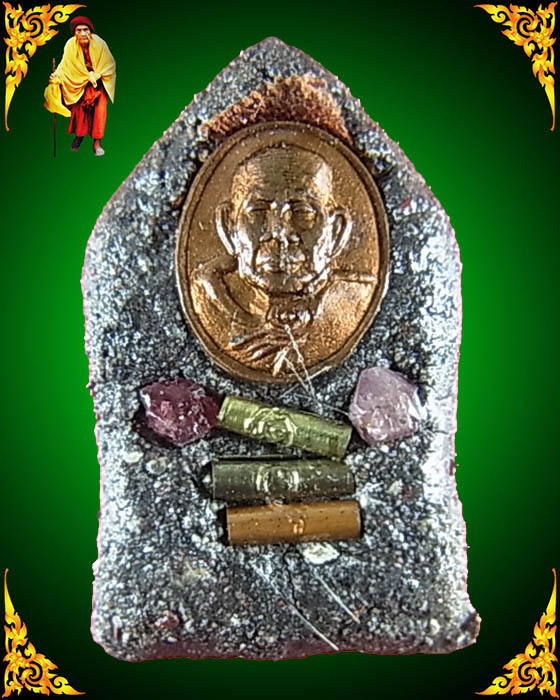 ขุนแผนทรงพลเล็ก หลวงปู่หมุน หลังฝังเม็ดยา จีวร และตะกรุด ***พิเศษสุด มีเกศาครับ** สวยๆ**