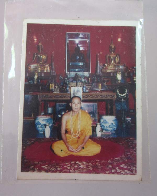 "เคาะเดียว"รูปหลวงพ่อหวล วัดพุทไธศวรรย์ อยุธยา