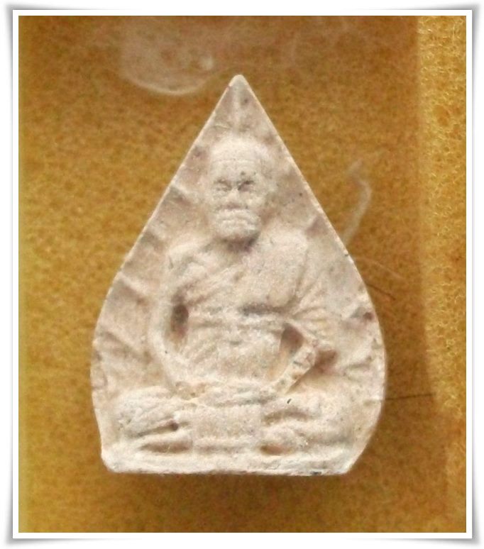 ผงใบโพธิ์ ตะกรุดเงิน "ลพ.มี  เกศา เพียบ