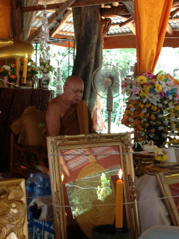 เหรียญ หลวงปู่แก้ว สุจิณโณ รุ่นสารพัดดี เนื้อทองแดง มีจาร ติดเกศา จีวร หายาก สวยมากๆ (เคาะเดียว)