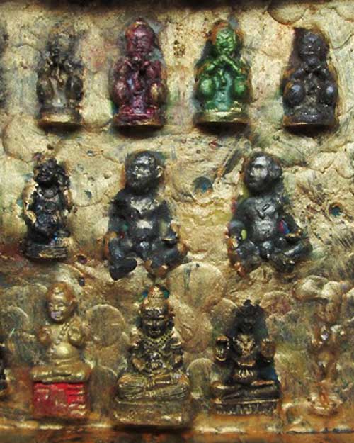 กุมารทองชุด ๑๗ องค์ รวมเกจิและอาจาร์หลายสำนักหลายรูปแบบ "กุมารทอง" เทหลอมในเทียนทาทองทำพิธีเพิ่มครับ