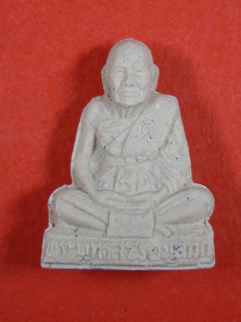 รูปเหมือนปั๊มผงว่าน 108 หลวงปู่ชื้น วัดญาณเสน จ.อยุธยา ปี 2545 พร้อมกล่อง