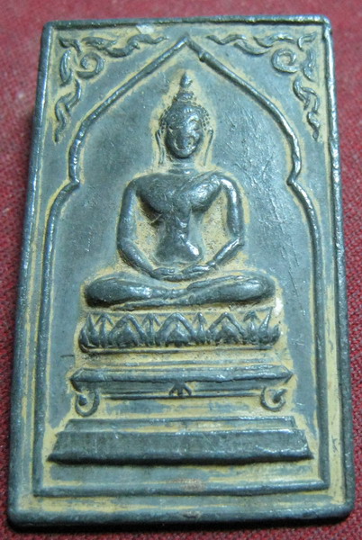 พระอาจารย์เม้า พลวิริโย บุรีรัมย์ พ.ศ. 2457 เนื้อชินตะกั่วอายุร่วม 100 ปีครับสวยหายากครับ น่าเก็บ