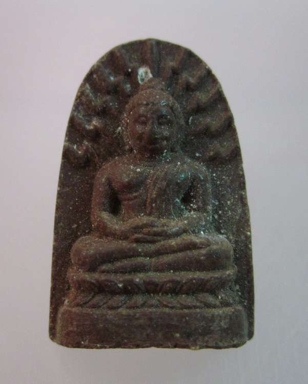 "เคาะเดียว" พระรอดละโว้ วัดกำแพง ลพบุรี (รุ่นใหม่)