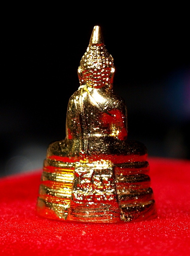 พระพุทธโสธร พ.ศ.๒๕๔๑ หน้าใหญ่ล่ำปึก หมายเลข ๕๖๑๙๖