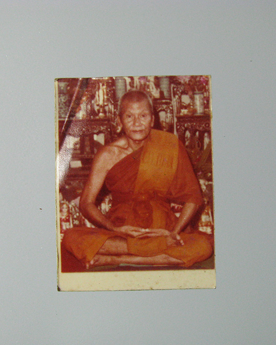 ภาพถ่ายหลวงพ่อเปิ่นหลังยันต์ วัดบางพระ นครปฐม ปี 2534 (ขนาด 2.2*2.9 ซม.) NO.2