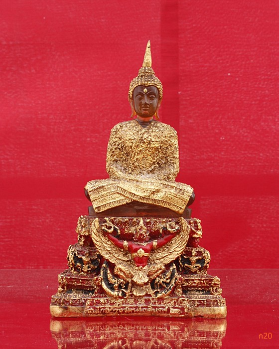 พระบูชาพระแก้วมรกต สมโภชกรุงรัตนโกสินทร์ 200 ปี