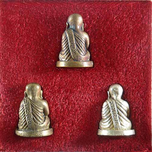 วัดใจ เคาะแรก!!!หลวงพ่อเงิน วัดบางคลาน 1 ชุด 3 องค์ 3 พิมพ์ ปี 37 พร้อมกล่องเดิม