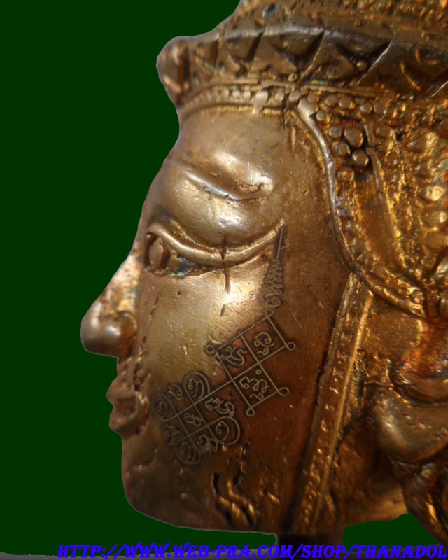 หลวงปู่กาหลงเขี้ยวแก้ว วัดเขาแหลม จ.สระแก้ว เศียรพระลักษณ์หน้าทองเนื้อสำริดชุบทองไมครอนทอง ขนาดตั้งบ