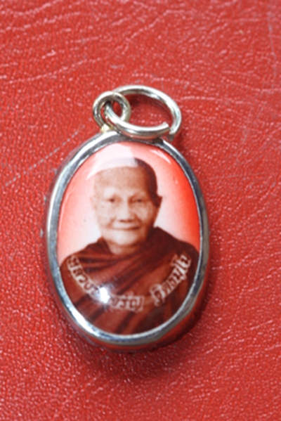 ๐ ล็อกเก็ตเล็ก หลวงพ่อจรัญ รุ่นพรหมบันดาล ๐