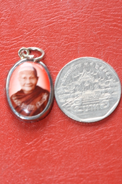 ๐ ล็อกเก็ตเล็ก หลวงพ่อจรัญ รุ่นพรหมบันดาล ๐