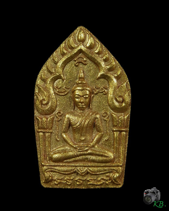 พระขุนแผนผงพรายกุมาร รุ่น “พรายทอง” พิมพ์ใหญ่ เนื้อว่านสบู่เลือด ฝังตระกรุดทองแดงและพลอยเสก