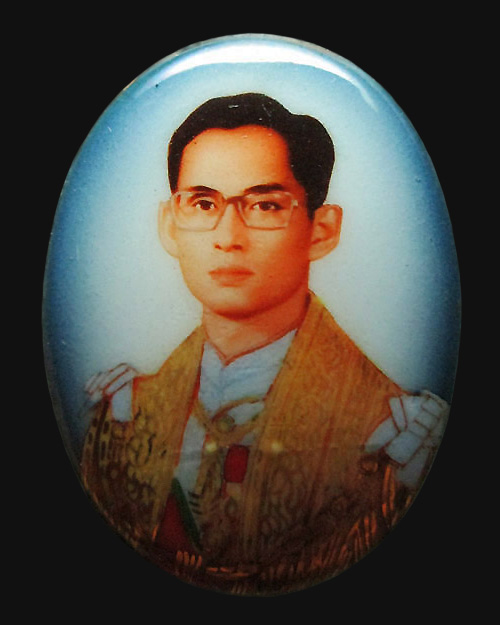 ล็อกเก็ตรัชกาลที่ ๙ (พระบาทสมเด็จพระเจ้าอยู่หัว) หลังสมเด็จพระศรีนครินทราบรมราชชนนี พระสภาพเดิมๆครับ
