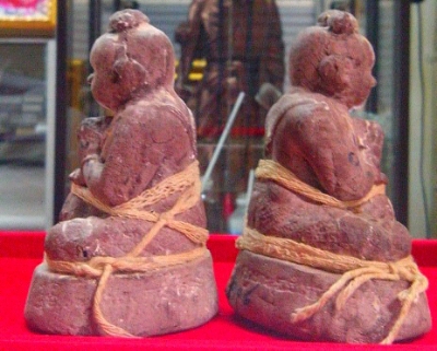 กุมารทองรุ่นแรกหลวงปู่คำบุ วัดกุดชมภู ออกที่วัดศรีสุดาราม ถือเป็นรุ่นแรก