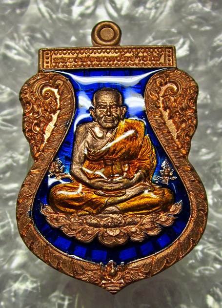 วัดใจ หลวงปู่ทวด เนื้อทองแดงลงยาน้ำเงิน รุ่นฉลอง 7 รอบ พ่อท่านเขียว วัดห้วยเงาะ หมายเลข 28 กล่องเดิม