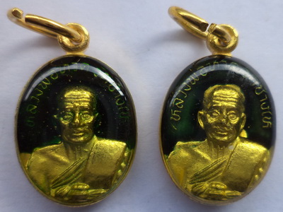 หลวงพ่อทวด เม็ดแตงลงยา วัดช้างให้ หลังอาจารย์ทิม ปี 41 จำนวน 2 องค์