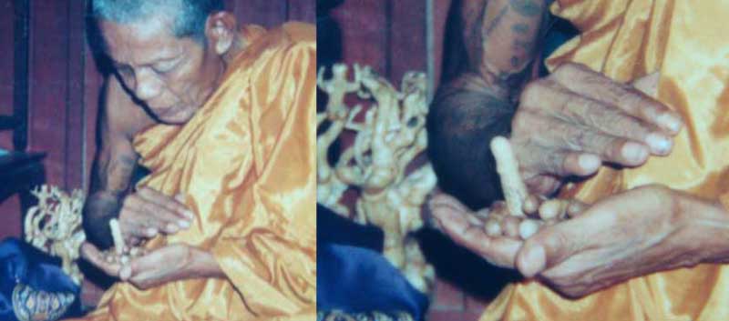 มาคู่ ปลัดขิกหลวงพ่อยิด วัดหนองจอก รุ่นเจริญพร ปี 37 เนื้อทองเหลื่อง สวยเก็บเก่า