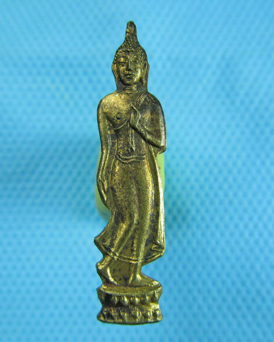 พระลีลาปี2500 วัดทุ่งวชิระ จ.นครพนม กะหลั่ยทอง สภาพสวย..เริ่ม20บาท.(19/12/56-139)