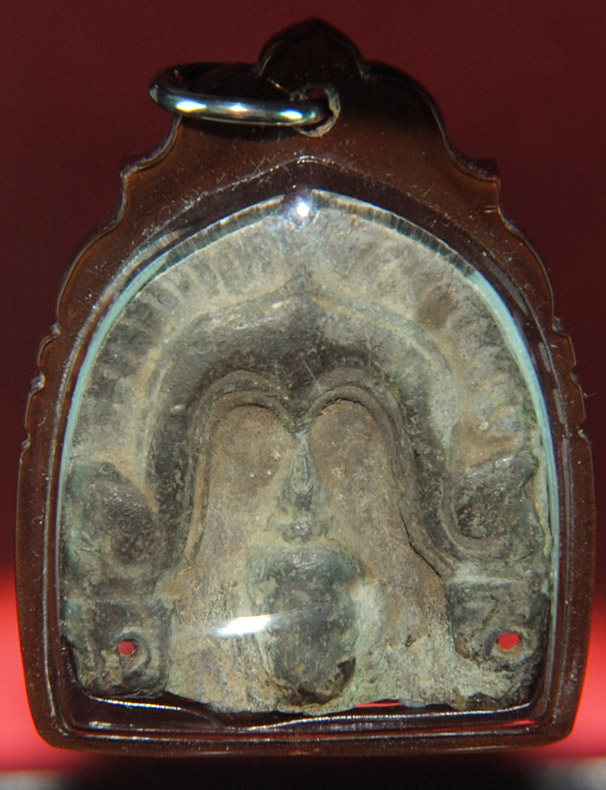 พระซุ้มขุนตาลพิมพ์ใหญ่ เนื้อชิน กรุถ้ำขุนตาล ลำพูน หักเดิมจากกรุ เลี่ยมพร้อมใช้ ครับ