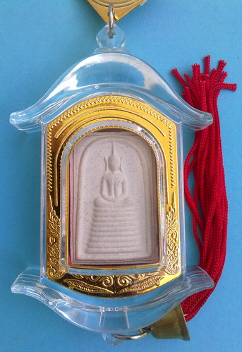 พระผงสมเด็จ เก้าชั้น  หลวงตาบุญหนา รุ่น 9 อภิมหาเศรษฐี 9 (ร 9)  พร้อมกรอบแขวน (เคาะเดียว)