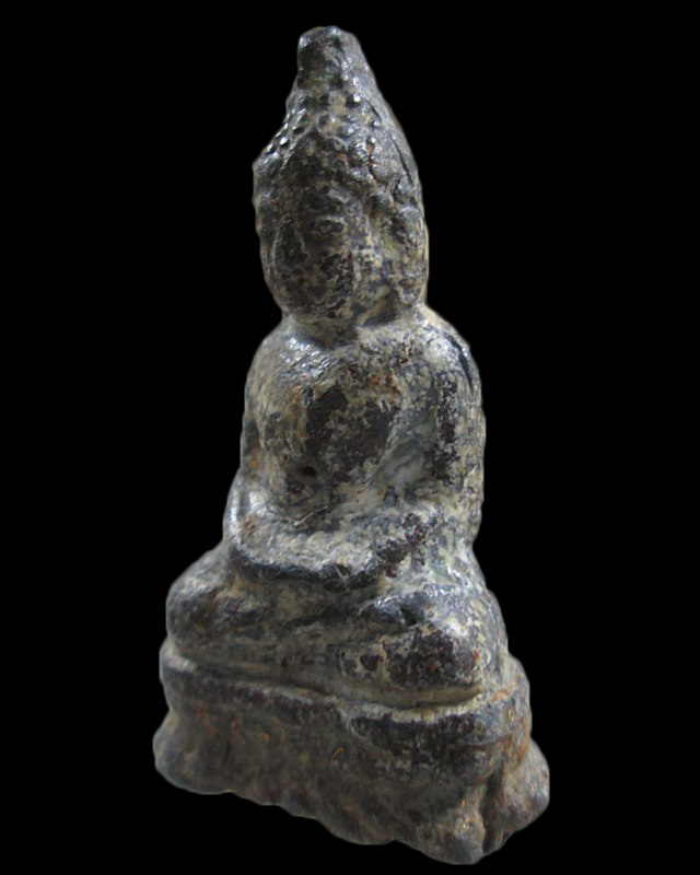 พระรัตนะ ไข ตะกั่วสนิมแดง  ทาทอง ชาดแดงเก่า ครบเอาไว้ศึกษาครับ