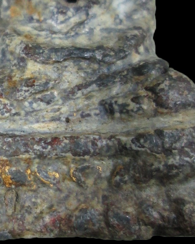 พระรัตนะ ไข ตะกั่วสนิมแดง  ทาทอง ชาดแดงเก่า ครบเอาไว้ศึกษาครับ