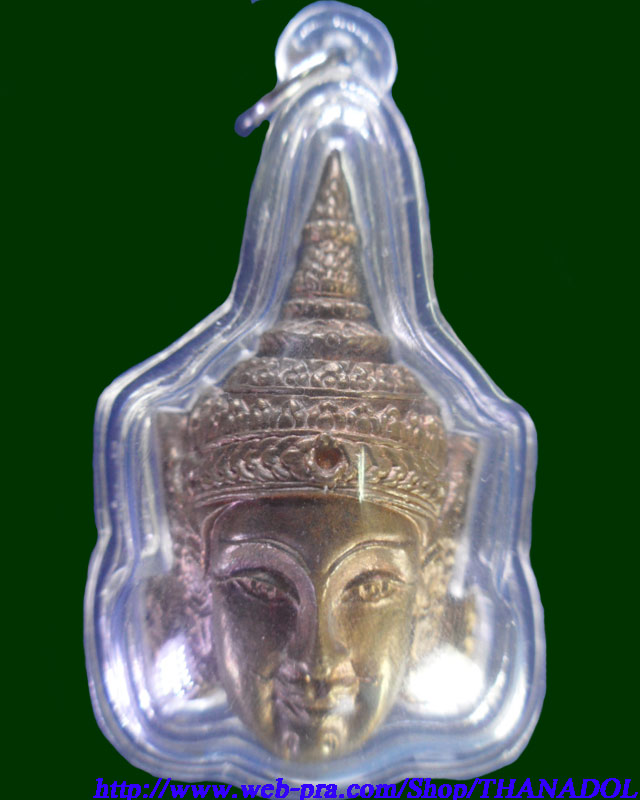 หลวงปู่กาหลงเขี้ยวแก้ว วัดเขาแหลม จ.สระแก้ว เศียรพระลักษณ์หน้าทองเนื้อสัมฤทธิ์ขอมโบราณแก่ทองคำรุ่นแร