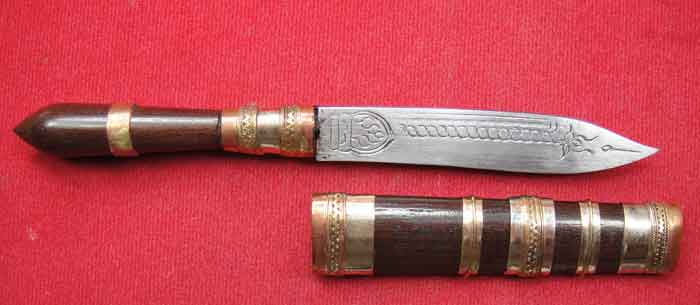 (((วัดใจเคาะเดียว 10 บาท))) มีดหมอลายเสมาใบโพธิ์ด้ามและฝักไม้คูณ ปลอกแหมสามกษัตริย์ ขนาดความยาวใบมีด