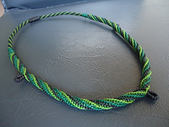 	*วัดใจ* สร้อยคอเชือกเทียนถัก งานถักด้วยมือทั้งเส้น ความยาว 23 นิ้ว ห้อยพระ 3 องค์