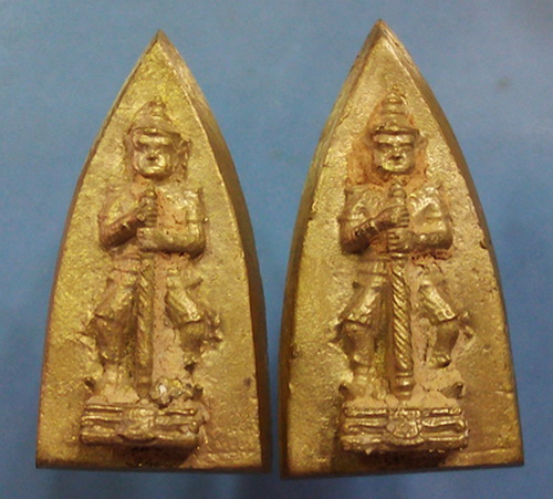 ( เคาะเดียวแดง 2 องค์ )..ต่ำกว่าราคาจอง..ท้าวเวสสุวรรณ หลวงพ่อผล วัดสหธรรมมิการาม เพชรบุรี กล่องเดิม
