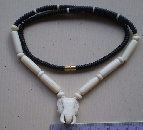 สร้อยกะลาตาเดียว  บวกกระดูกช้าง  ห่วงกลางหัวช้างเคาะเดียว 