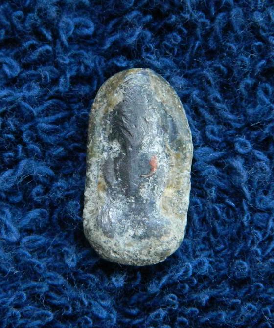 พระเนื้อตะกั่วสนิมแดงไขขาว พิมพ์จิ๋ว 