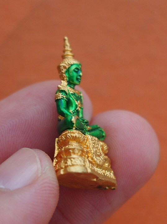 (((เคาะเดียวแดง)))) รูปหล่อพระแก้วมรกต (ไม่ทราบที่) สวยๆ
