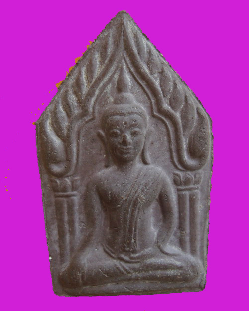 พระเนื้อผงขุนแผน ด้านหลังเป็นกุมารสมบัติ รุ่นเงินทองไหลมานะชาลิติ 