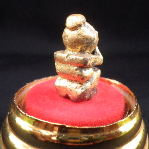 กุมารปั้นมือ หลวงปู่ชื่น วัดตาอี