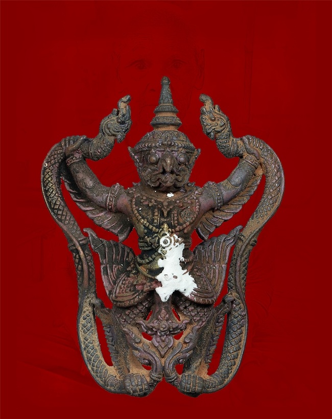 พญาครุฑ รุ่นแรก หลวงปู่เช้า อตตฺจิตโต เนื้อนวะโลหะเทดินไทย สร้าง  1,116 องค์