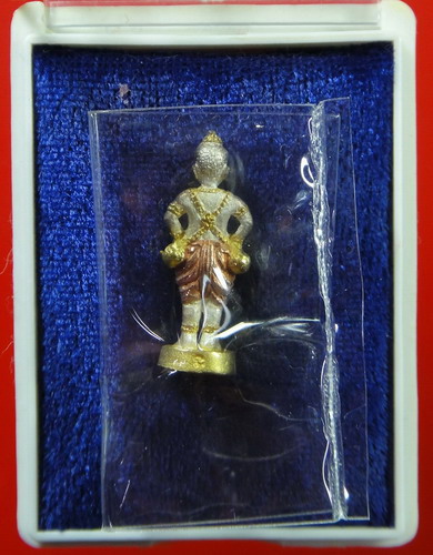 กุมารทองรุ่นมั่งมีศรีสุข เนื้อสามกษัตริย์ หลวงปู่หงษ์ วัดเพชรบุรี จ.สุรินทร์
