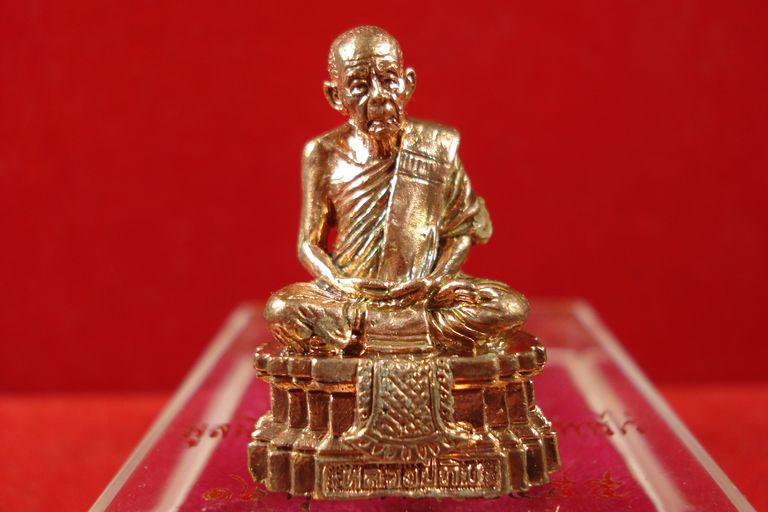 รูปเหมือนจำลอง สร้างหลวงปู่ทิมองค์ใหญ่