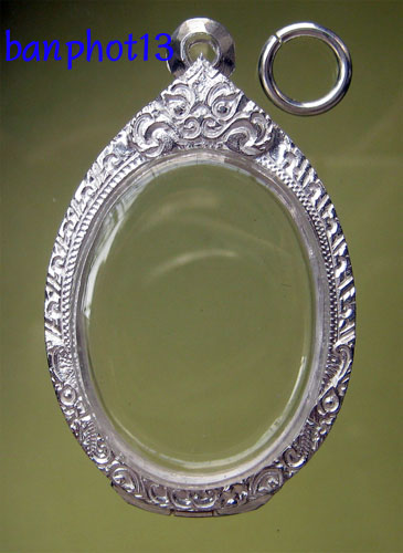 เคาะแรก ตลับเงินแท้แกะลาย เปิดหลัง ยกซุ้มทรงรูปไข่ (ขนาดใหญ่) มือหนึ่งสวยๆ ใส่เหรียญห่