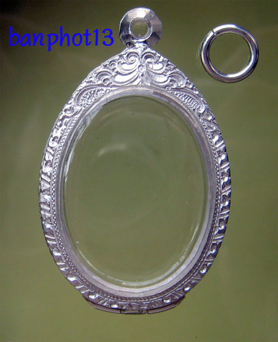 เคาะแรก ตลับเงินแท้แกะลาย เปิดหลัง ยกซุ้มทรงรูปไข่ (ขนาดใหญ่) มือหนึ่งสวยๆ ใส่เหรียญห่