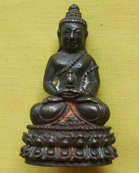 พระกริ่งเขี้ยวแก้ว รุ่นแรก เนื้อสำริด หลวงปู่กาหลง เขี้ยวแก้ว จ.สระแก้ว ปี47 +มีจารยันต์ใต้ฐาน 