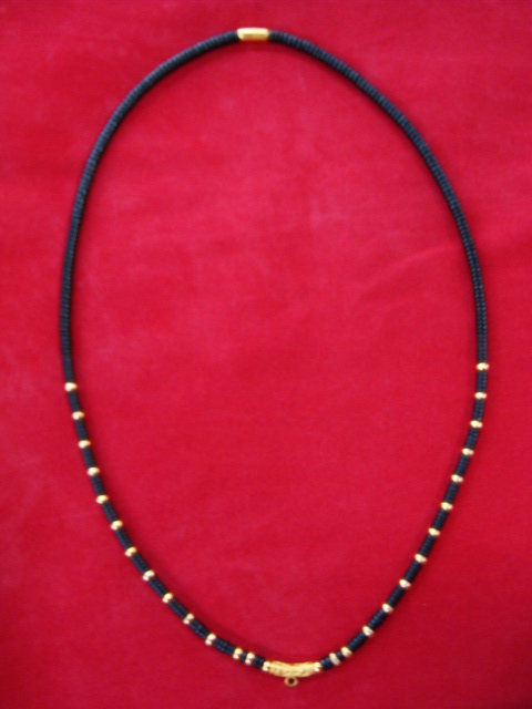 จัดของสวยๆมาให้ครับท่าน สร้อยคอสั่งทำเม็ดทองคำแท้ๆสวยๆครับ ยาวกำรังดี แพงเราไม่ขาย