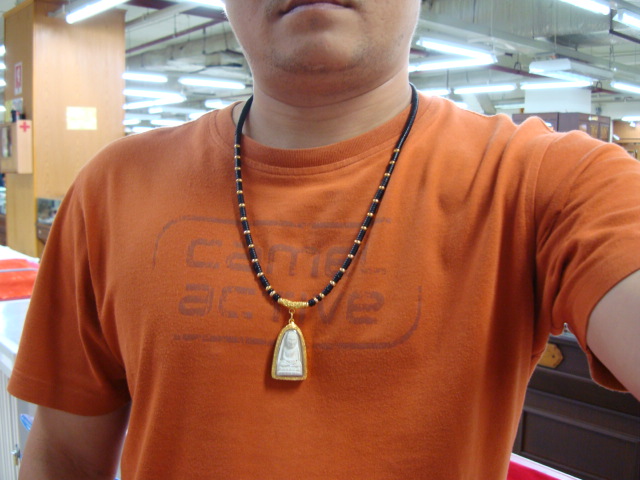 จัดของสวยๆมาให้ครับท่าน สร้อยคอสั่งทำเม็ดทองคำแท้ๆสวยๆครับ ยาวกำรังดี แพงเราไม่ขาย