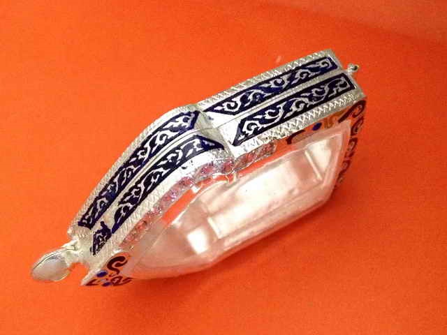 @ สินค้ามือ 1 @ ตลับเงินลงยาฝังพลอย ใส่พระขุุนแผนหลวงปู่ทิม วัดระหารไร่ หรือ หลวงพ่อสาคร วัดหนองกรับ