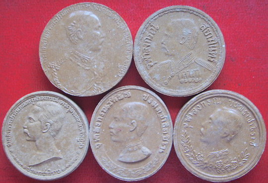  พระเนื้อผง.ร.5 ร.ศ.212 ย่อ เปลือย ประพาสยุโรป ปราบฮ่อ..ช้างสามเศียร...5 องค์ ครบชุด