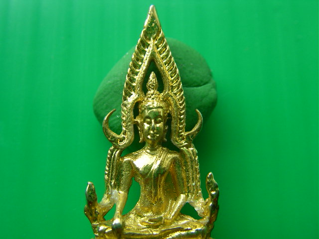 พระสมเด็จองค์ปฐม   รุ่น 3   ( ฐาน  นะ )   หลวงพ่อฤาษีลิงดำ   วัดท่าซุง   ครับ  ( องค์ที่ 3 )