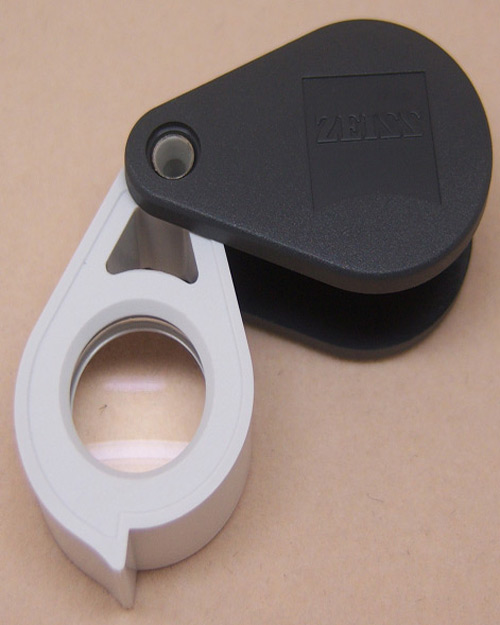 กล่องส่องพระ   zeiss D40  ที่สุดแห้งตำนาน